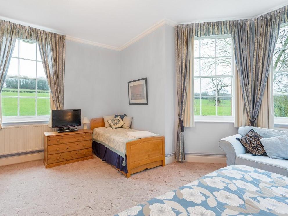 Marshwood Farm B&B And Shepherds Hut Dinton  Buitenkant foto
