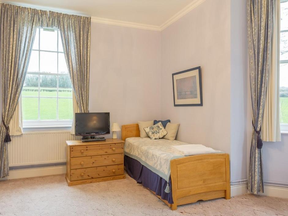 Marshwood Farm B&B And Shepherds Hut Dinton  Buitenkant foto