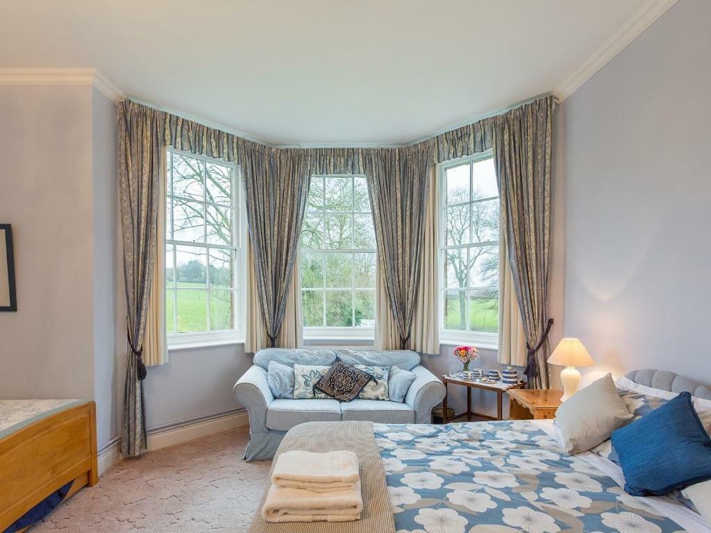 Marshwood Farm B&B And Shepherds Hut Dinton  Buitenkant foto